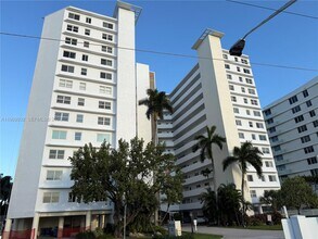 710 N Ocean Blvd in Pompano Beach, FL - Foto de edificio - Building Photo