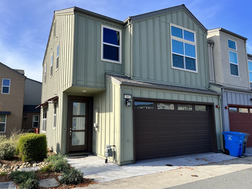 565 Blythewood Pl in Santa Rosa, CA - Foto de edificio