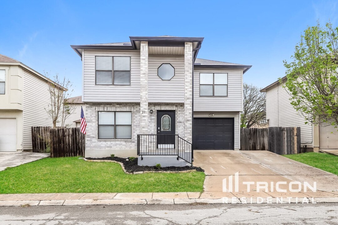 27 Weathering Creek in San Antonio, TX - Building Photo