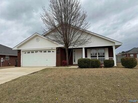 124 Clover Ridge Dr in Madison, AL - Building Photo