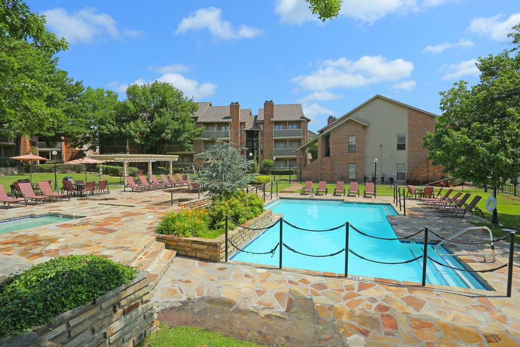 One Eton Square Tulsa, OK Apartments