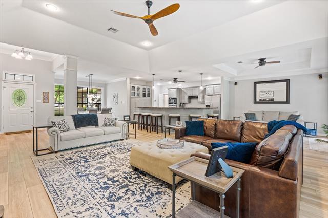 12041 Shady Creek Dr in Whitney, TX - Building Photo