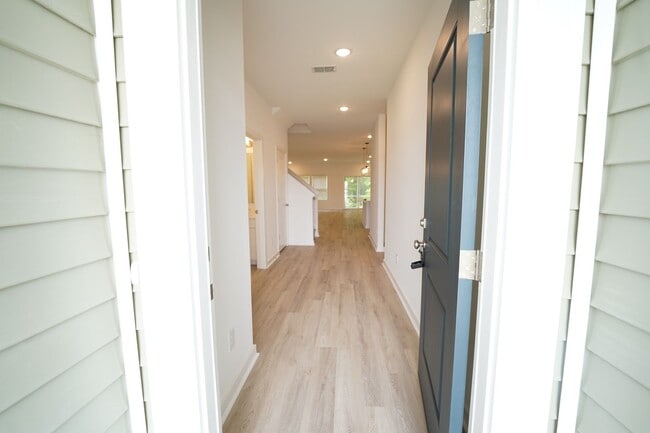 116 Kingswood Ter in Bloomingdale, GA - Building Photo - Building Photo