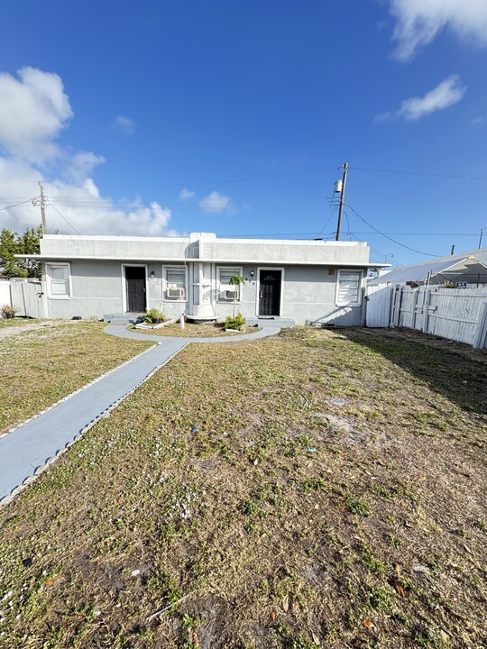 609 54th St in West Palm Beach, FL - Foto de edificio