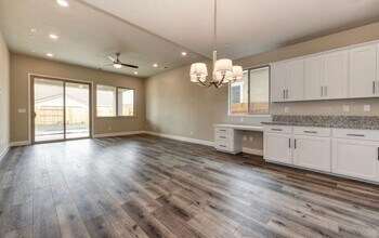 5597 Whisper Wind Way in Roseville, CA - Building Photo - Building Photo