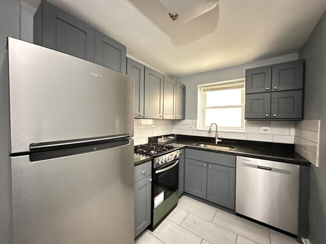 6725 N California Ave in Chicago, IL - Building Photo - Building Photo