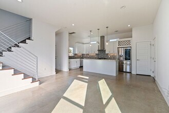 2201 Pennsylvania Ave in Austin, TX - Building Photo - Building Photo