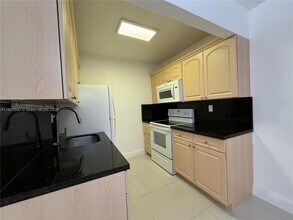 400 Minorca Ave in Coral Gables, FL - Building Photo - Building Photo