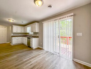 2752 Fairburn Rd SW in Atlanta, GA - Building Photo - Building Photo