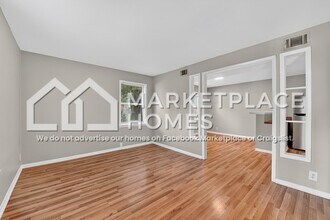 427 Whispering Pines Dr in Charlotte, NC - Building Photo - Building Photo