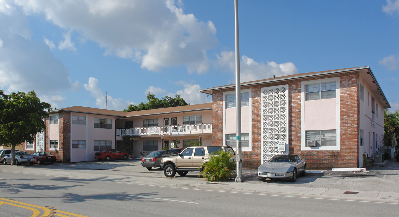 Isles East in Fort Lauderdale, FL - Building Photo