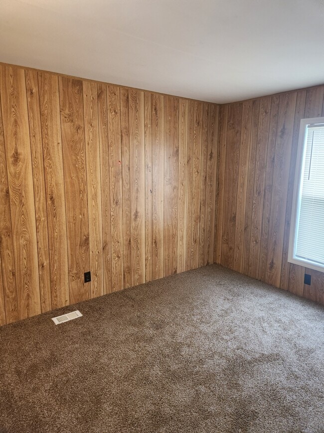 327 Becky Ln in Jacksonville, NC - Building Photo - Building Photo