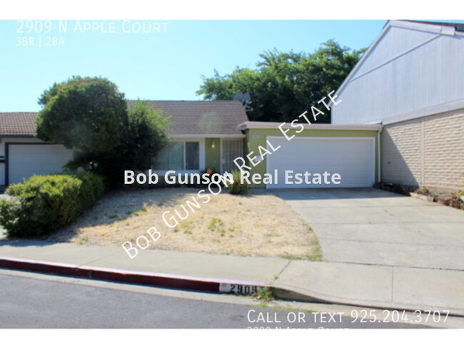 property at 2909 N Apple Ct