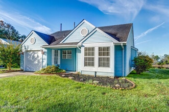 405 Lexington Dr in Little Egg Harbor Township, NJ - Building Photo - Building Photo