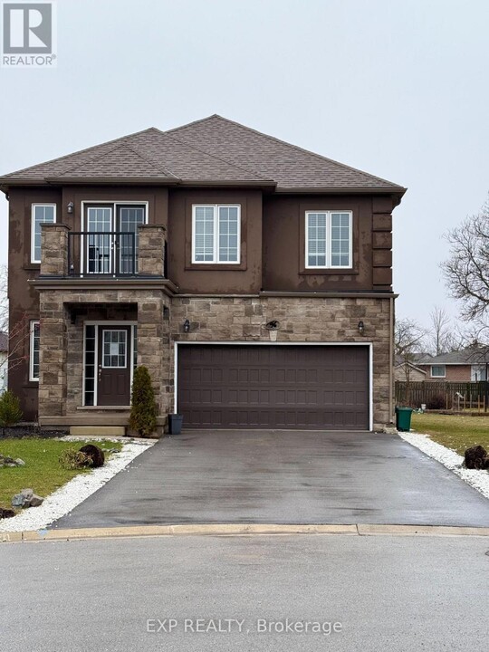 96 Bethune Ave in Welland, ON - Building Photo
