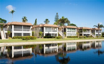 1155 Sandpiper St in Naples, FL - Building Photo