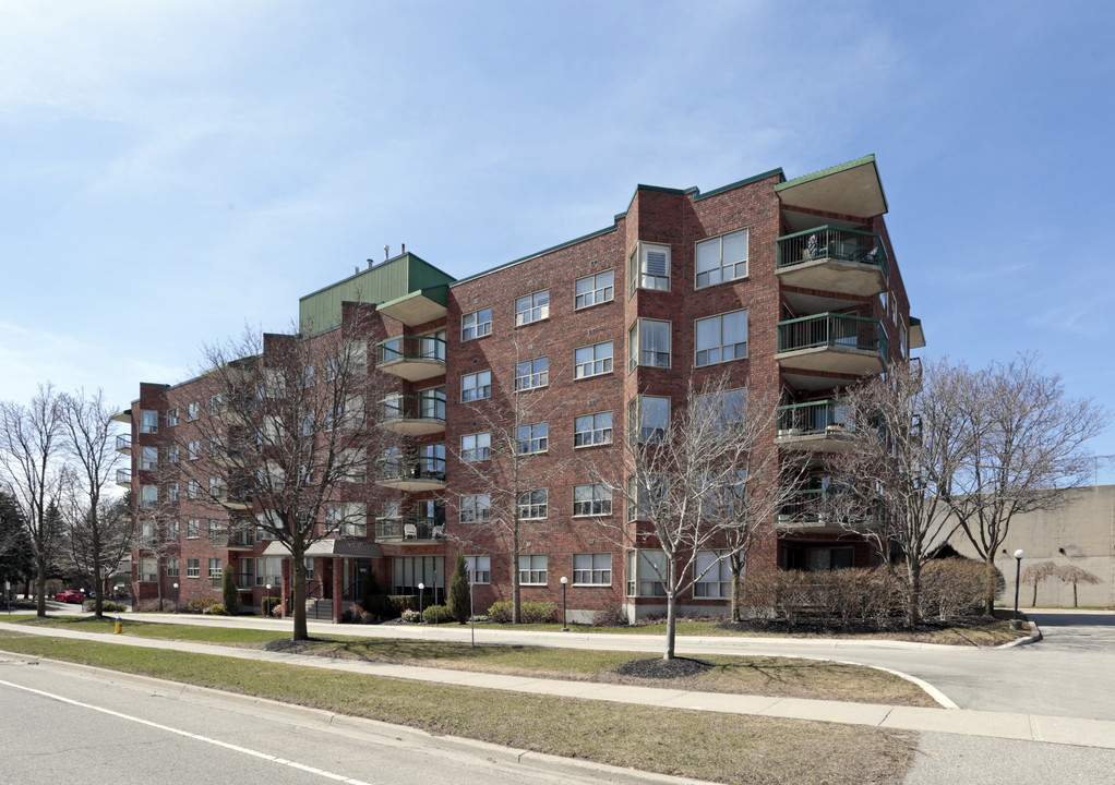 300 Keats Way Pl in Waterloo, ON - Building Photo