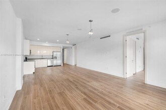 3265 Bird Ave in Miami, FL - Building Photo - Building Photo