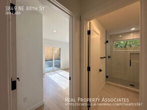 3849 NE 88th St in Seattle, WA - Building Photo - Building Photo