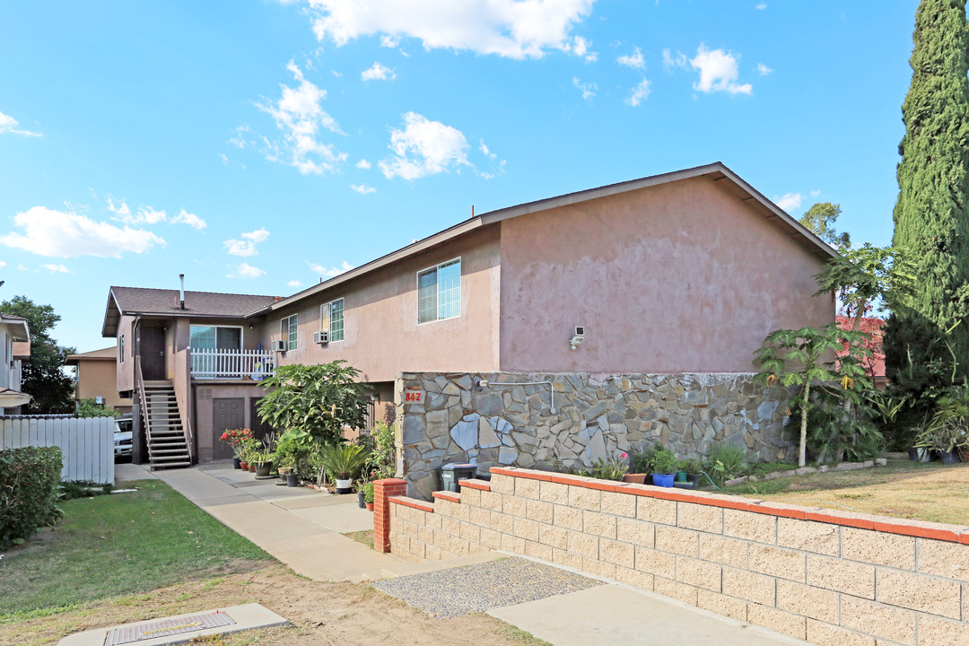 842 N Glassell St in Orange, CA - Building Photo