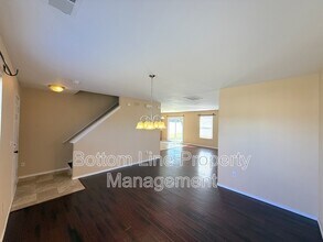 8125 Rosberg Ln in Charlotte, NC - Building Photo - Building Photo