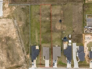 407 County Rd-5102L in Cleveland, TX - Building Photo - Building Photo