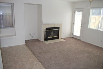 8103 Primoak Way in Elk Grove, CA - Building Photo - Building Photo