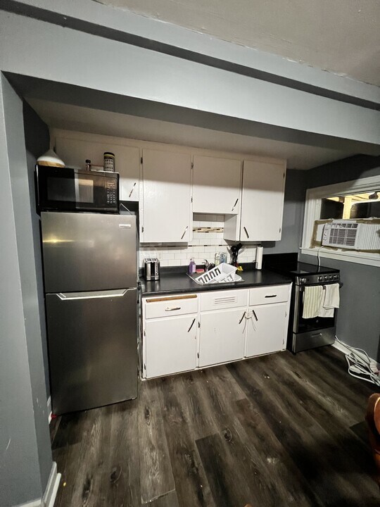 59 Hillside Ave in Wolfville, NS - Building Photo