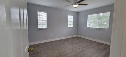 677 SW 111th Ave, Unit 303 in Pembroke Pines, FL - Building Photo - Building Photo