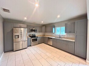 3792 26th Ave N in St. Petersburg, FL - Building Photo - Building Photo