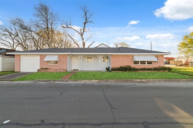 property at 800 E Adoue Ave