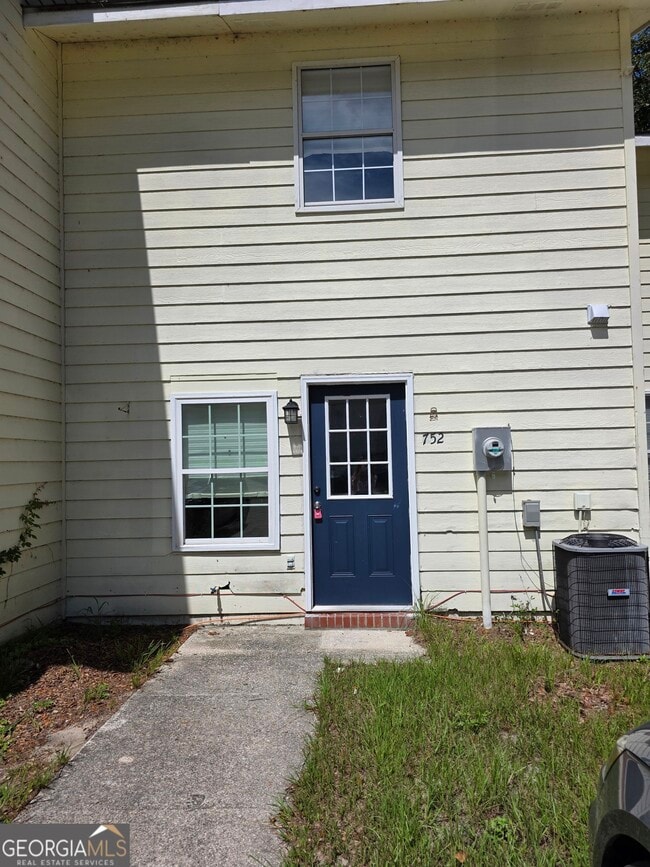 property at 752 Morningside Ln