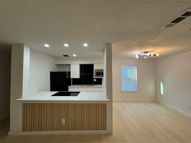7640 Broadview Dr in Houston, TX - Building Photo - Building Photo