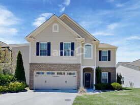 5694 Misty Hill Cir in Clemmons, NC - Building Photo