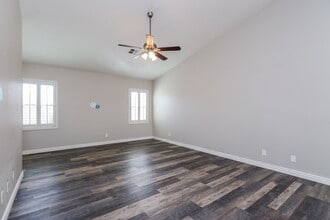4045 E Trigger Way in Gilbert, AZ - Building Photo - Building Photo