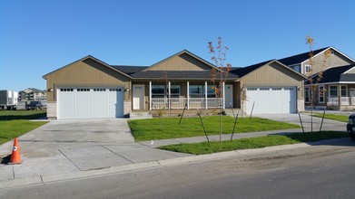 Beacon Ranch at Pheasant Crossing in Williston, ND - Building Photo - Building Photo