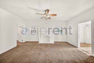 4062 S Budlong Ave in Los Angeles, CA - Building Photo - Building Photo