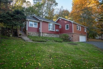 551 S Pascack Rd in Spring Valley, NY - Building Photo - Building Photo
