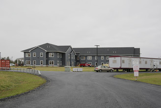 Greenport Gardens Apartments in Hudson, NY - Foto de edificio - Building Photo