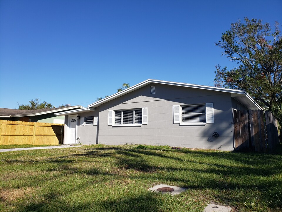 5603 59th St N in St. Petersburg, FL - Building Photo