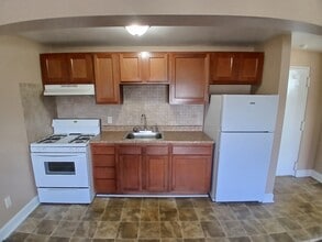 Marine Memorial Apartments in Niagara Falls, NY - Building Photo - Building Photo