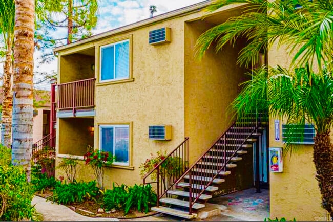 property at 1280 W Main St