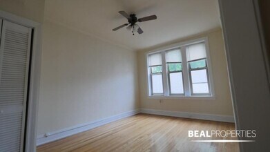 552 W Aldine Ave in Chicago, IL - Building Photo - Building Photo