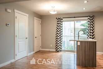 8514-8583 83 Ave NW in Edmonton, AB - Building Photo - Building Photo