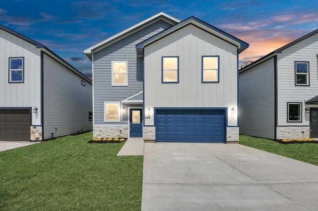 property at 406 N 4th St