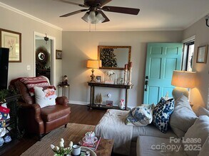 5531 Farmbrook Dr in Charlotte, NC - Building Photo - Building Photo