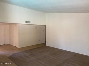 13243 North 47th Pl, Unit 3918-102 in Phoenix, AZ - Building Photo - Building Photo