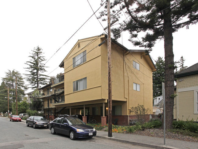 121 Rincon St in Santa Cruz, CA - Foto de edificio - Building Photo