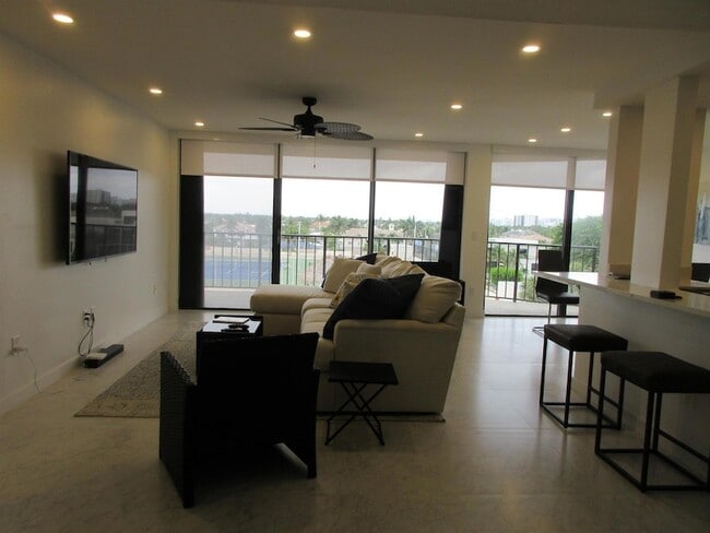 859 Jeffery St, Unit 5040 in Boca Raton, FL - Building Photo - Building Photo