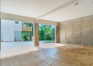 736 Belt Loop SE in Atlanta, GA - Building Photo - Building Photo